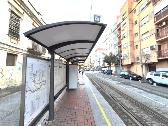 AMPLIO LOCAL COMERCIAL EN  ZONA BENICALAP DE UNOS 200 METROS — 18