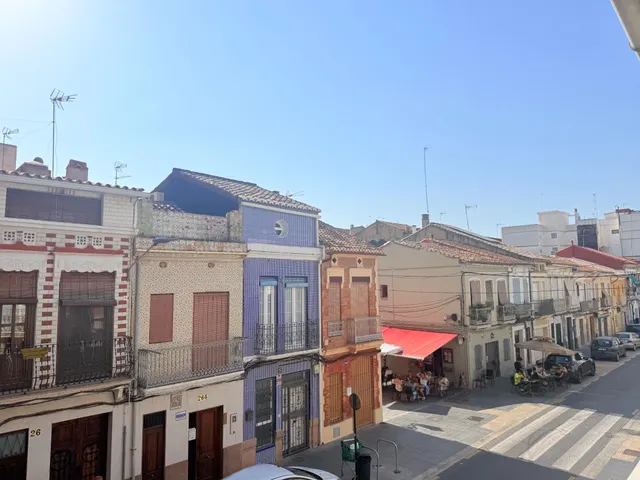 EXCELENTE PISO CERCA DE LA PLAYA, TOTALMENTE REFORMADO, EN 1º PLANTA,  EN UNA CASA TIPICA DEL BARRIO DEL CABAÑAL. — 22