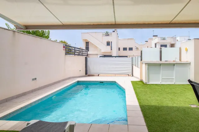 BUNGALOW DE 2 DORMITORIOS Y 2 BAÑOS EN SAN PEDRO DEL PINATAR (LO PAGAN) — 25