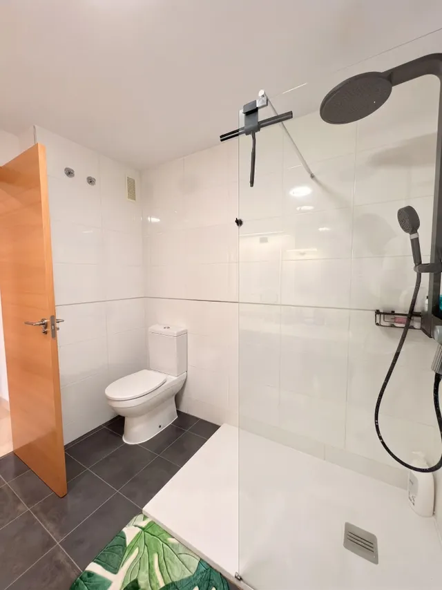 Estupendo piso para entrar a vivir. Zona Benisaudet. — 24