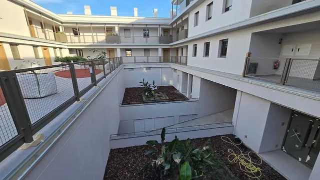 Piso nuevo a estrenar, con terraza, pk, trastero, ascensor y patio comunitario. Súper céntrico. — 6