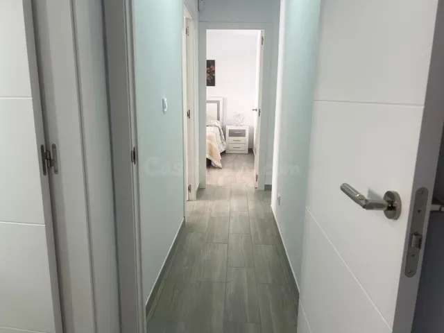 Luminoso piso reformado con terraza y piscina en pleno centro ciudad — 5
