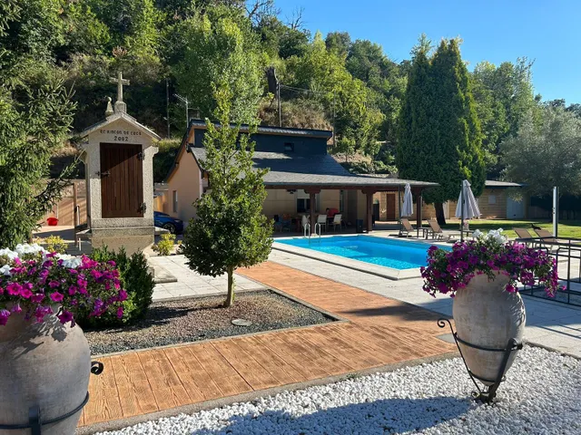 ESPECTACULAR FINCA CON CHALET A 5 MIN DE PONFERRADA - foto 2
