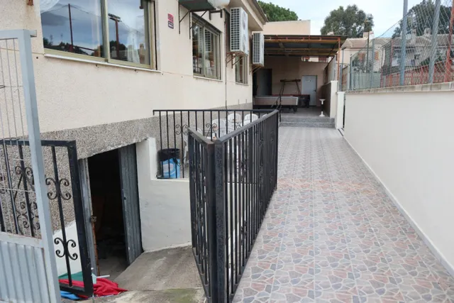 ESPECTACULAR COMPLEJO DE HOSTELERÍA EN PLENO FUNCIONAMIENTO — 35