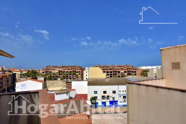 Seminuevo en denia, luminoso y espacioso con balcón y ascensor — 21