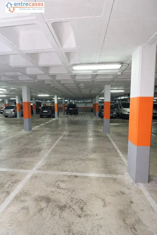 VENTA PLAZA DE GARAJE EN ZONA PERIODISTA AZZATI - foto 3