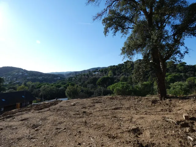 CALONGE, Urb. Mas Pere, parcela de 770 m2. con vistas a mont - foto 3
