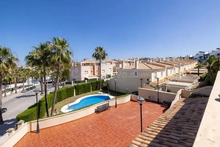 Adosado 4 habitaciones 251m² en venta - Centro