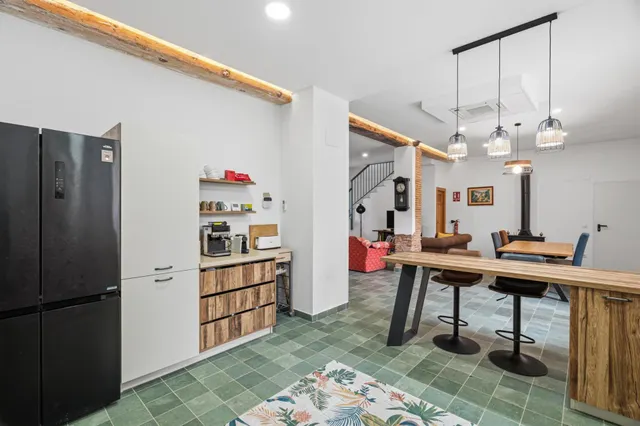 Finca rústica con vivienda reformada, piscina y cultivo ecólógico — 14