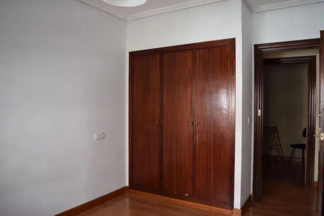 Piso Avenida Hermanos Menéndez Pidal — 49