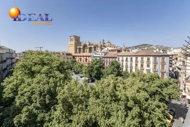 Exclusivo Piso Dúplex en el Corazón de Granada — 32
