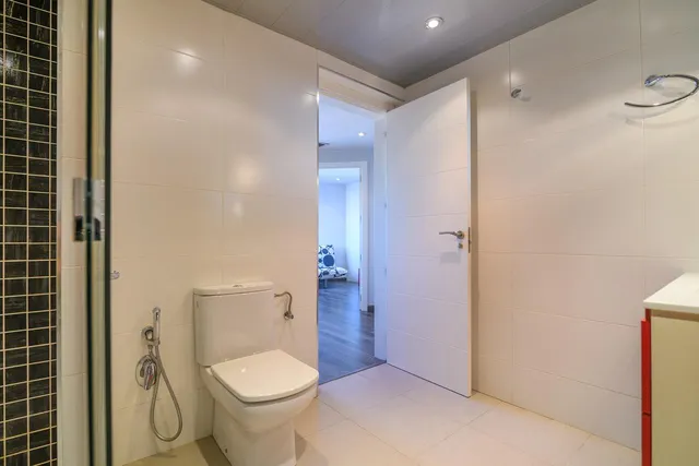 Exclusividad y diseño: 2º piso con ascensor, parking y suite de lujo — 44