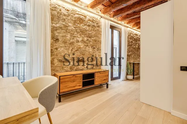 Piso reformado en el corazón del Barrio Gótico de Barcelona — 10