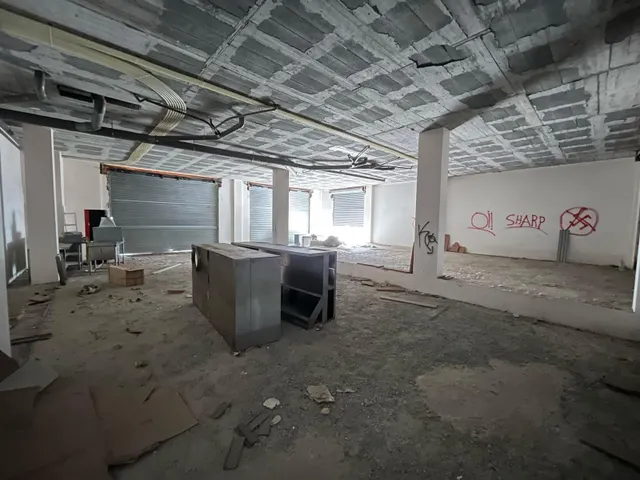 LOCAL COMERCIAL ESQUINERO FRENTE A CAP IGUALADA NORD — 7