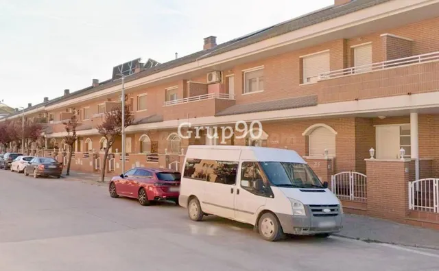 ✨ BONITA CASA ADOSADA EN PUIGVERD DE LLEIDA ✨ Si buscas tran