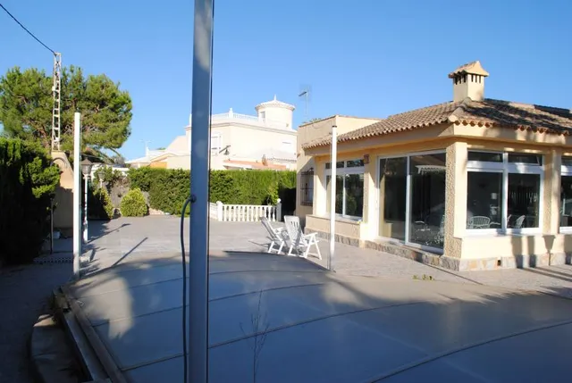 Parcela con proyecto de chalet en Cabo Roig — 27