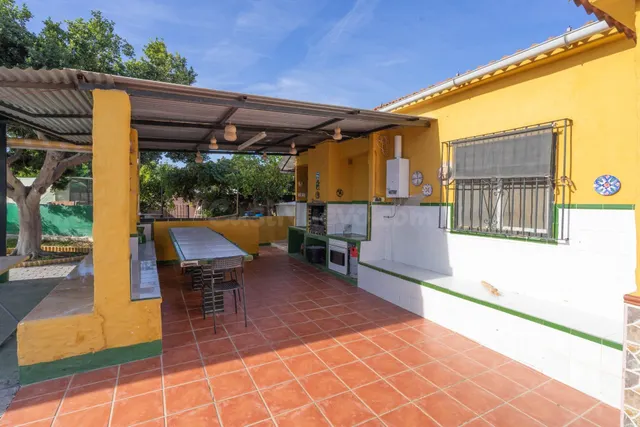 CASA DE CAMPO CON PISCINA, BARBACO Y TRASTEROS - foto 5
