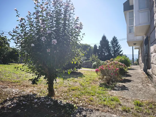 CHALET en perfecto estado conservación, con gran FINCA y a diez minutos del CENTRO de Santiago. — 22