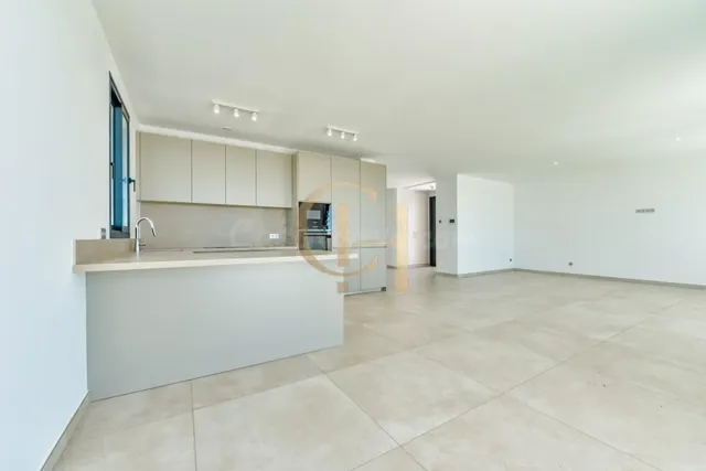 Moderna villa independiente con piscina privada y garaje — 36
