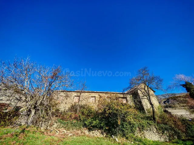 Casa tradicional de piedra para rehabilitar en lerés — 3