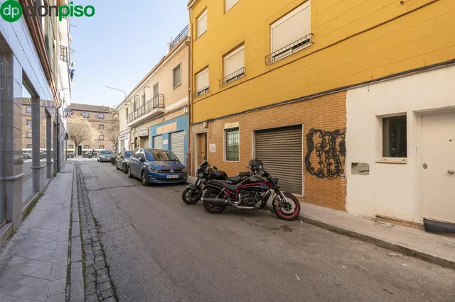 Piso para reformar junto a Avenida Dílar — 19