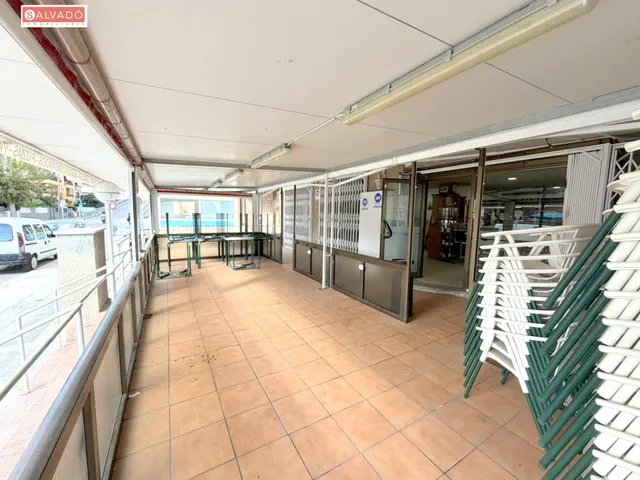 ¡local comercial en venta a 100 m del mar con amplia terraza y salida de humos! — 6