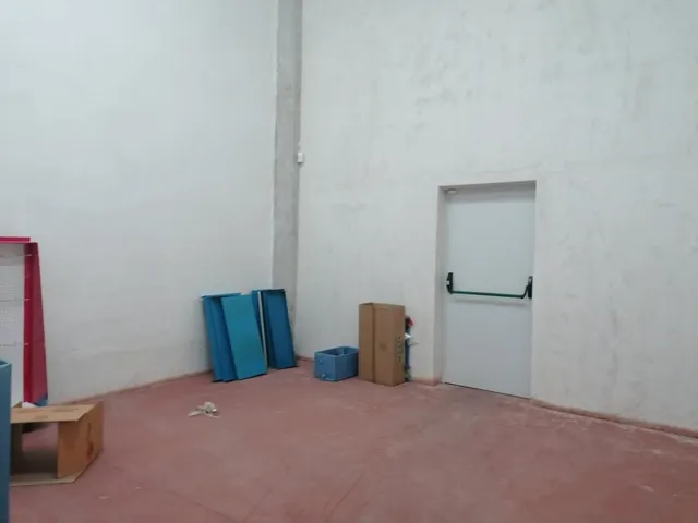 LOCAL COMERCIAL CONSTRUIDO EN NAVE DE 540 METROS CON LICENCIA DE APERTURA EN USO — 18