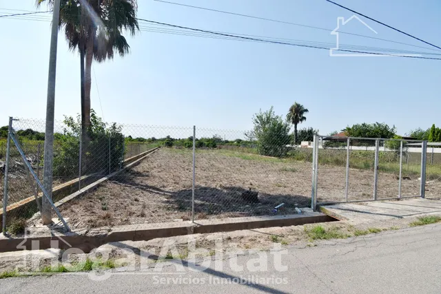 ¡OPORTUNIDAD INCREÍBLE! TERRENO URBANO MUY AMPLIO, CERCA DEL - foto 3