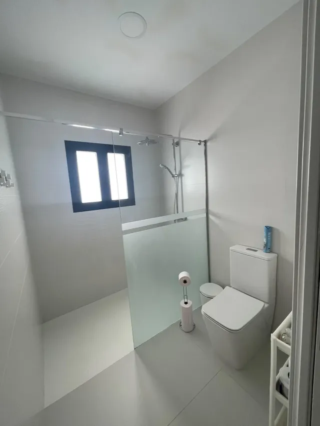 Exclusivo chalet con piscina, amplios jardines y excelentes prestaciones — 28