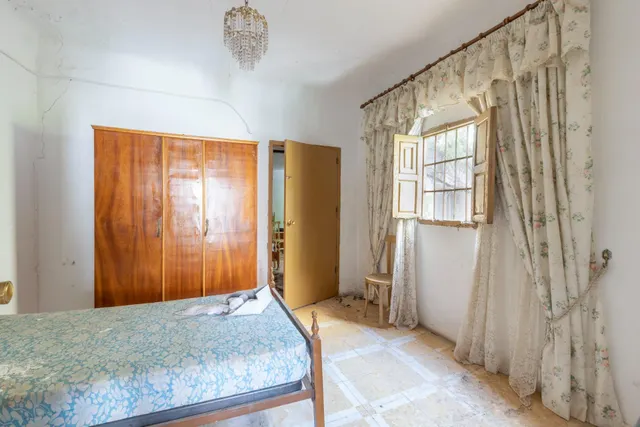 CASA PARA REFORMAR, MÁS TERRENO DE 250M2 — 15