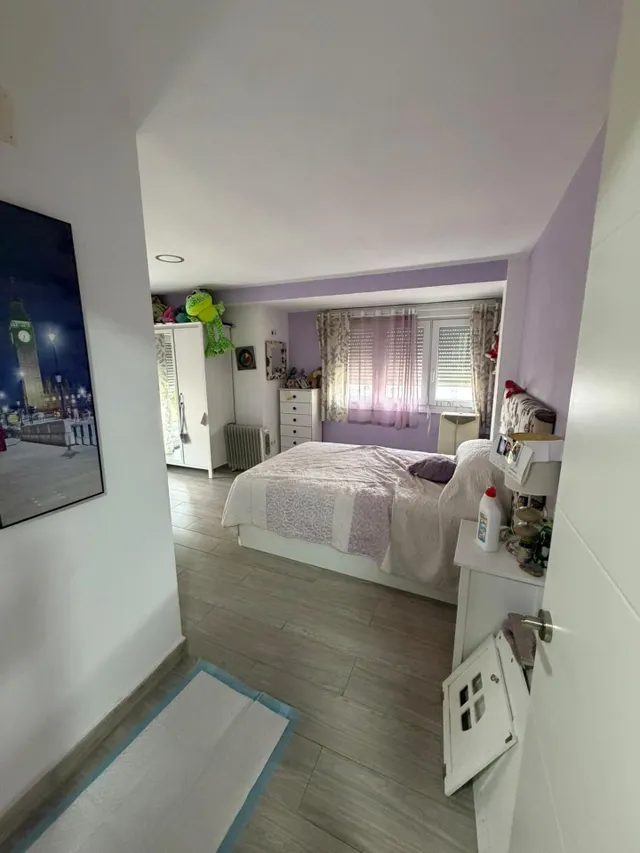 Piso reformado en una calle tranquila, 3º sin ascensor con pocos vecinos. — 10