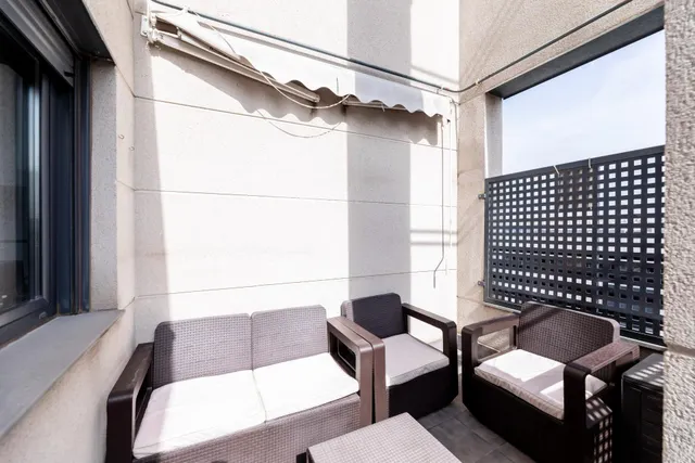 ÁTICO CON TERRAZA, GARAJE Y TRASTERO EN ADELFAS – 2 DORMITORIOS, 2 BAÑOS, PISCINA Y GIMNASIO — 8