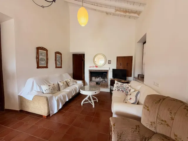 Acogedora casa de planta baja con jardín mediterráneo, patio soleado y gran garaje privado en Las Palas — 21