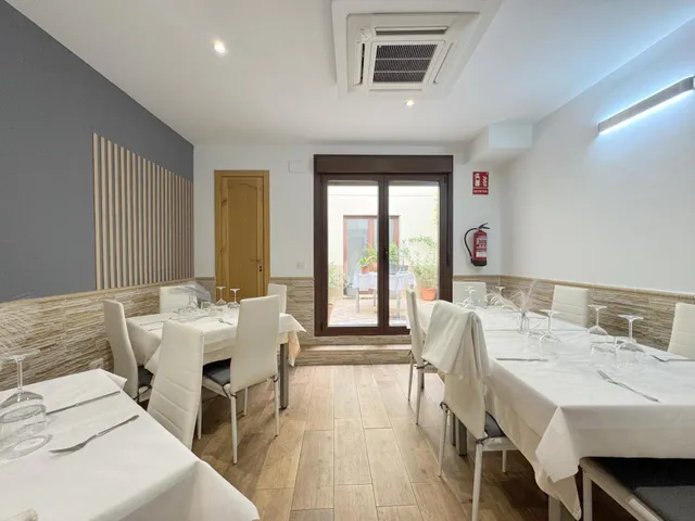 HOSTAL RESTAURANTE EN PLENO CASCO ANTIGUO DE CANDELEDA — 6