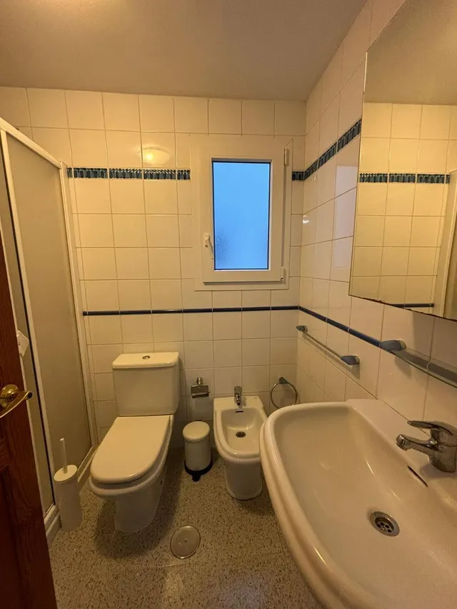 Luminoso y acogedor piso con ascensor en Castillo del Romeral, listo para entrar a vivir — 10