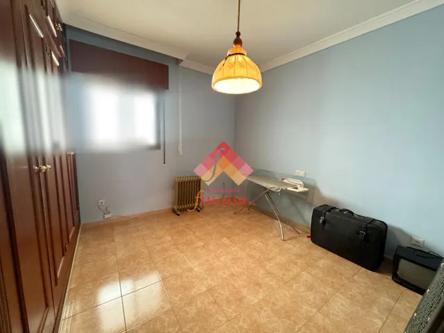 ¡AMPLIO PISO CON COCHERA CERRADA EN EL CENTRO! — 6