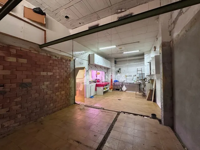 Se vende local comercial con sotano preparado para supermercado en buena zona de Aspe — 21
