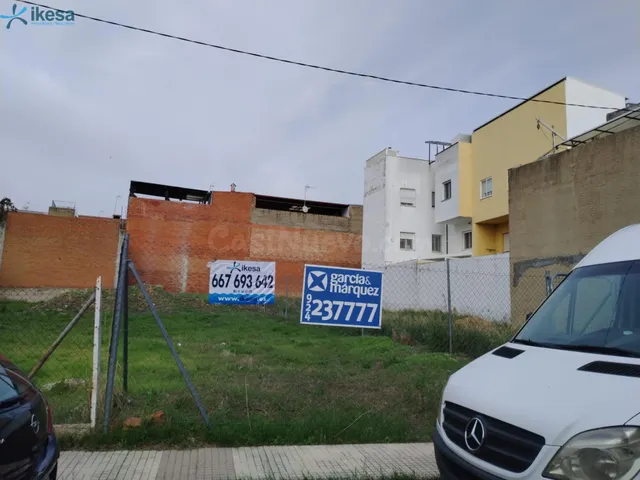 Venta de Suelo Urbano Residencial en C/ LA SAGRA - Badajoz - foto 2