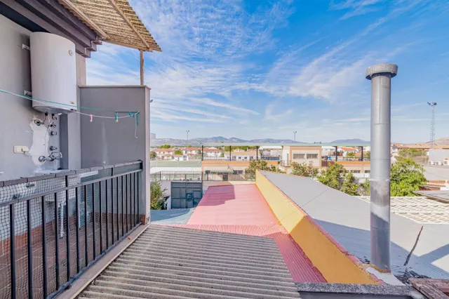 PISO DE 2 DORMITORIOS y 2 BAÑO, CON GARAJE Y TRASTERO — 23