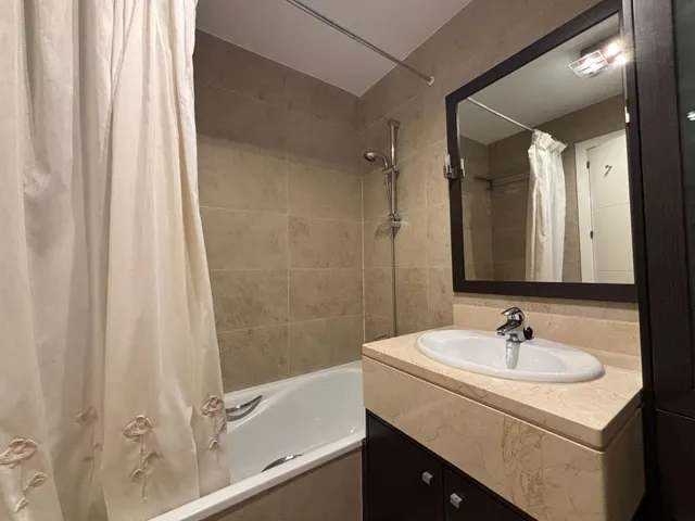 Piso EXTERIOR de 3 DORM con 2 plazas de garaje y piscina en Sanchinarro — 11