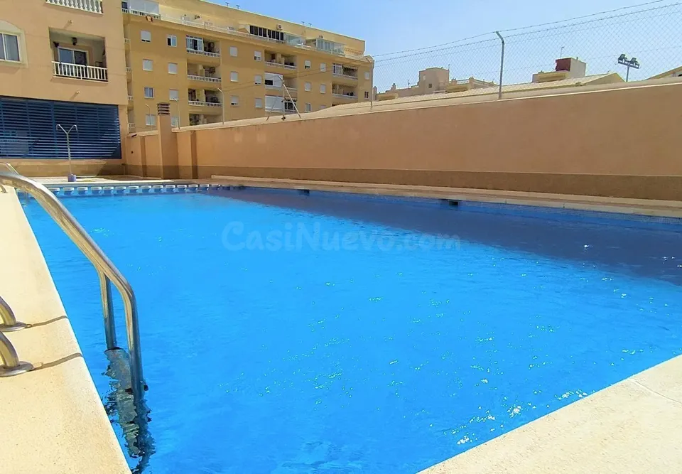 APARTAMENTO CON POSIBILIDAD DE OBTENER LICENCIA TURISTICA. 2 habitaciones + PISCINA