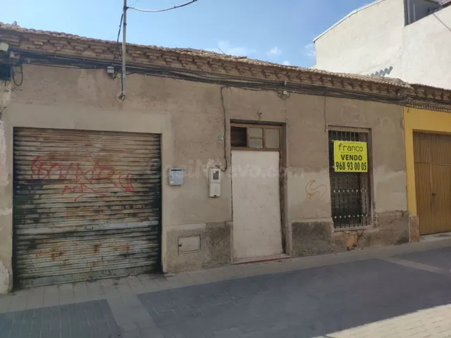 Casa o solar para construir.