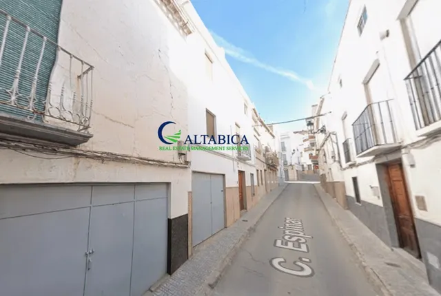 Piso en Venta en Huelma Jaén — 2