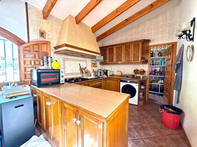 FINCA EXCLUSIVA CON GRAN POTENCIAL EN ELDA — 12