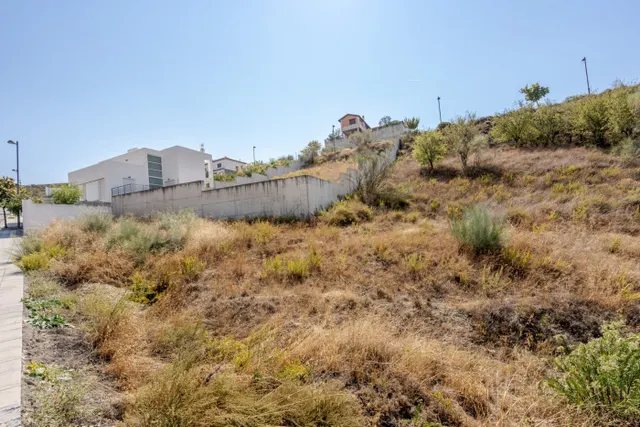 Parcela en venta en Altos de la Zubia — 7