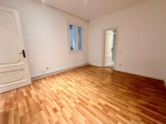 Piso Señorial en Balmes con  Doble Orientación — 34