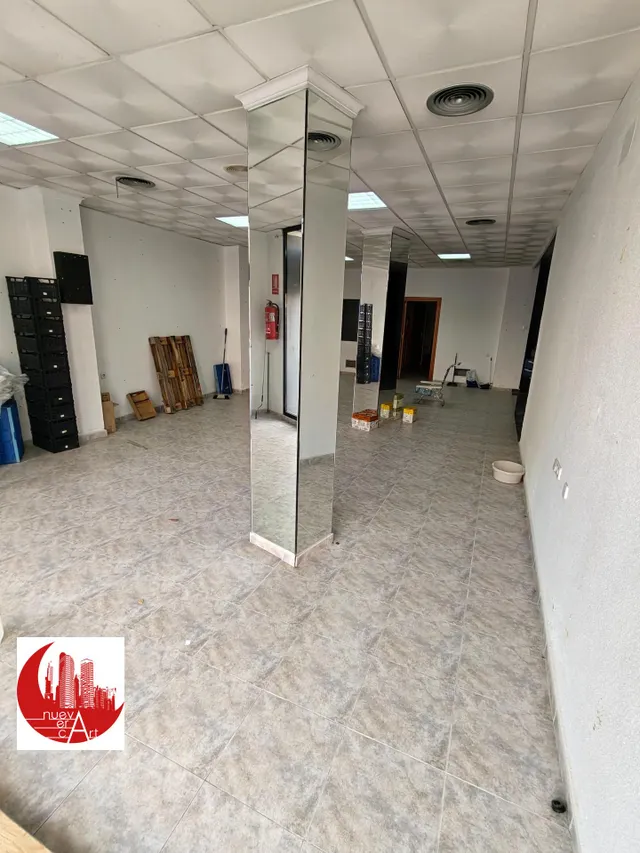 Oportunidad de Inversión en Local Comercial en Barrio Peral, Cartagena — 8