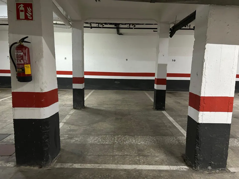 Plaza de Garaje de Sanchez Barcaiztegui