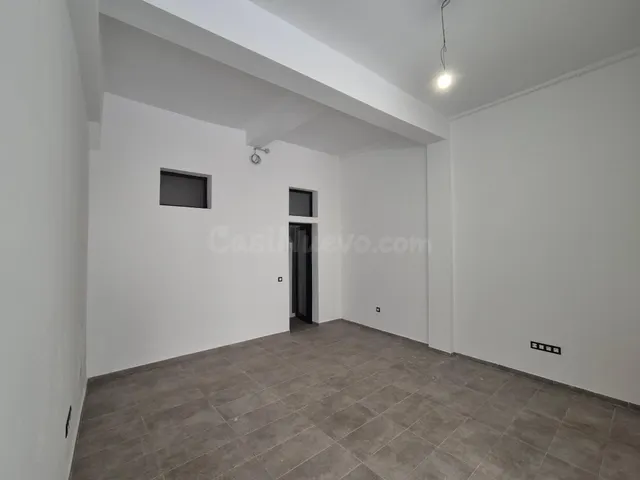 Local comercial 42m² en alquiler - Zona Centro - foto 4
