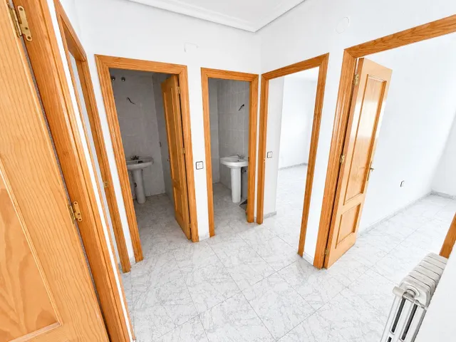 Luminosa vivienda en uno de los edificios más emblemáticos de la gran vía de Caravaca de la Cruz — 25